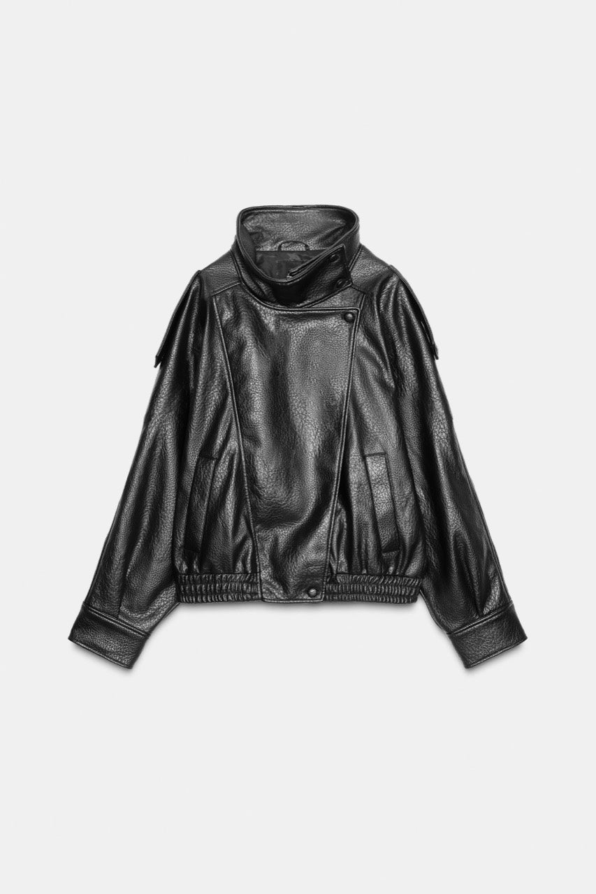 Chaqueta de cuello alto negra