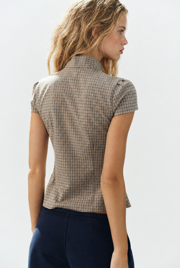 Top entallado de doble botonadura — Cuadros beige
