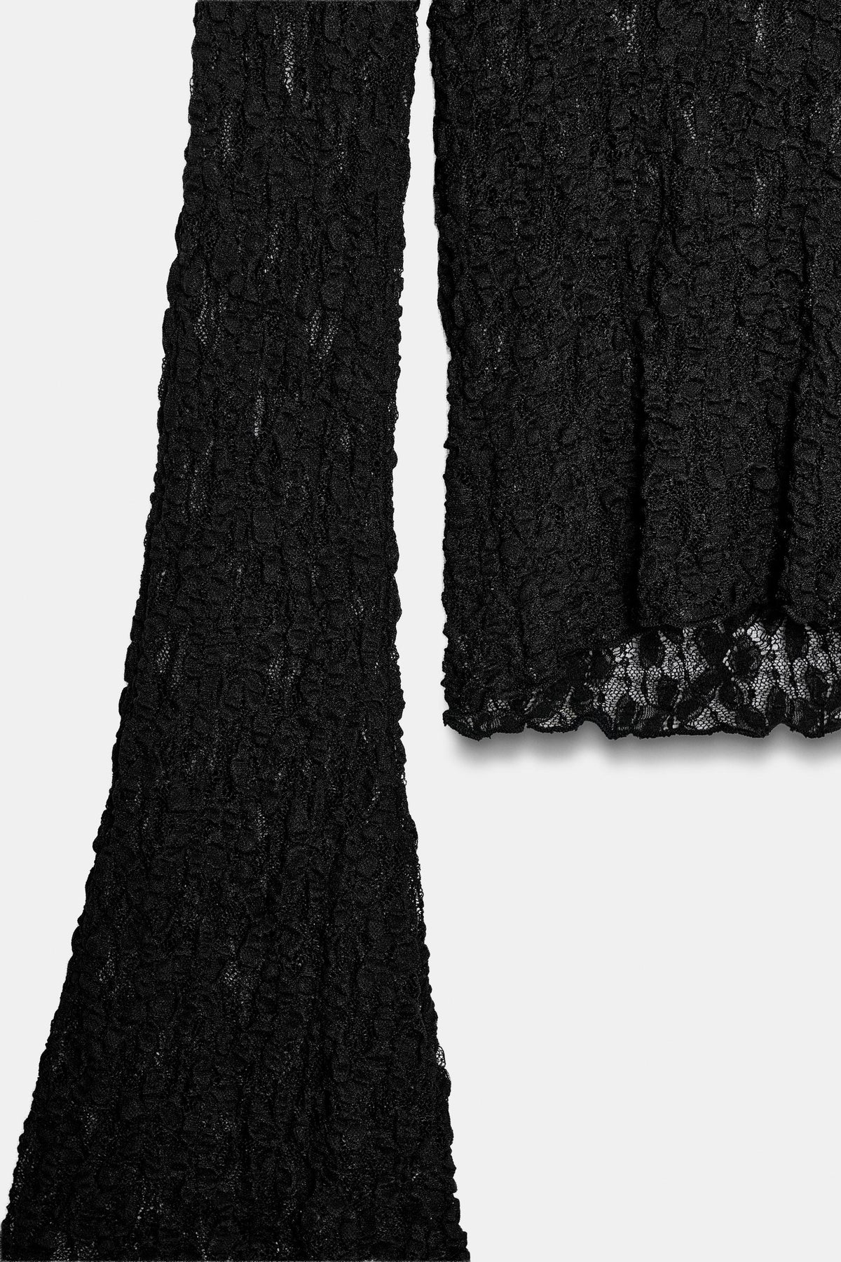 Top de encaje con manga acampanada — Negro